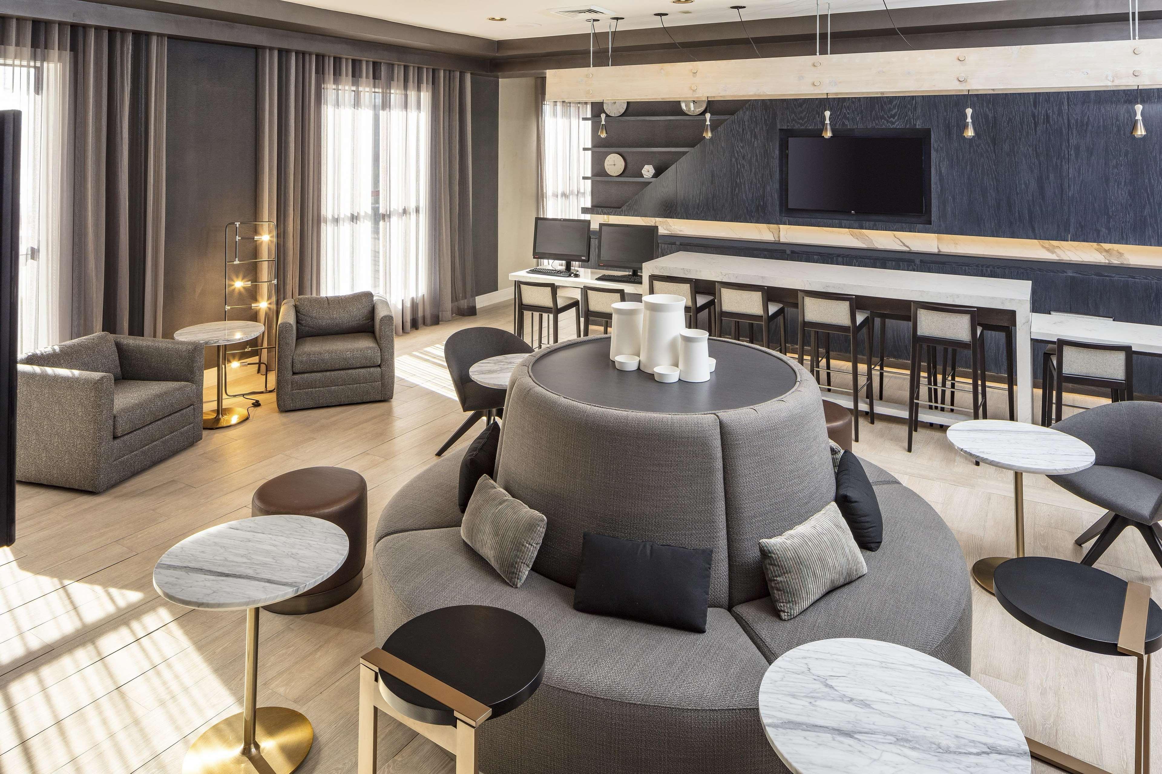 Doubletree By Hilton Boston Logan Airport Chelsea Hotel Interior foto