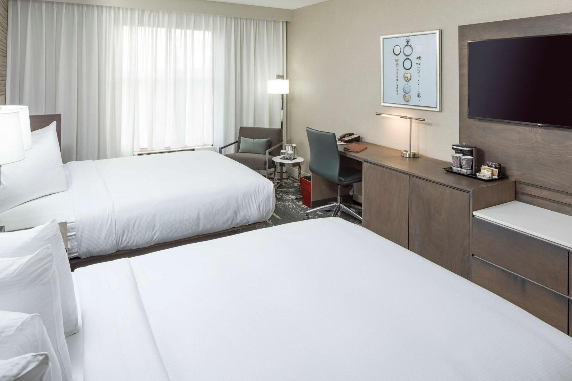 Doubletree By Hilton Boston Logan Airport Chelsea Hotel Exterior foto